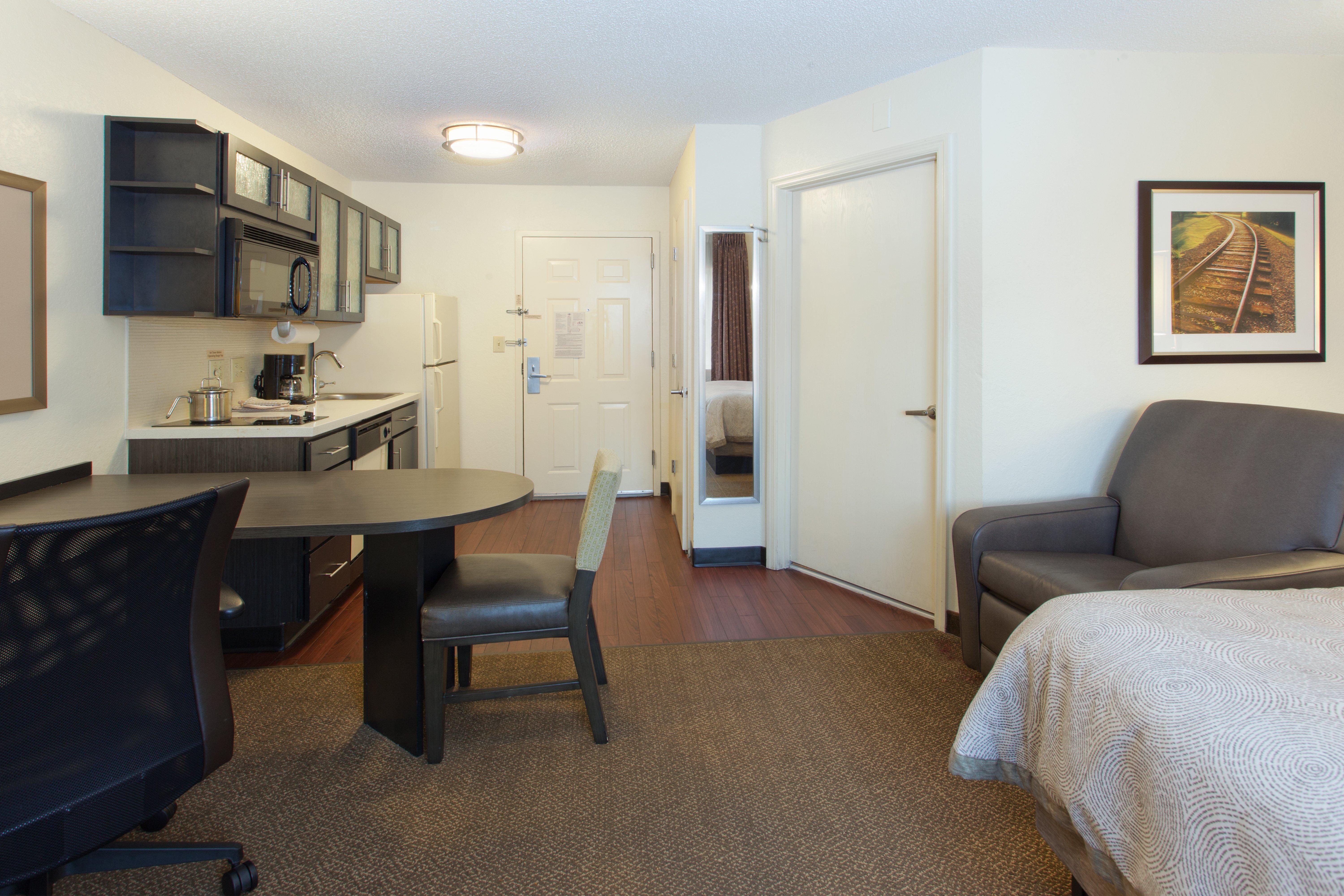 Sonesta Simply Suites Detroit Ann Arbor Exterior photo